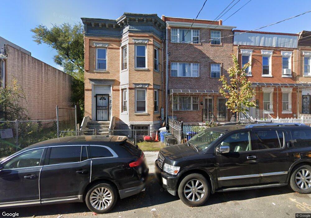 104-42 164 Ave, Jamaica, NY 11433 - photo 1