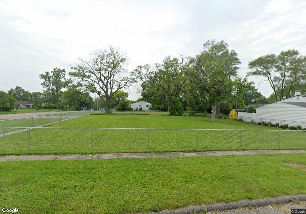 1156 W Coldwater Rd, Flint, MI 48505 - photo 1