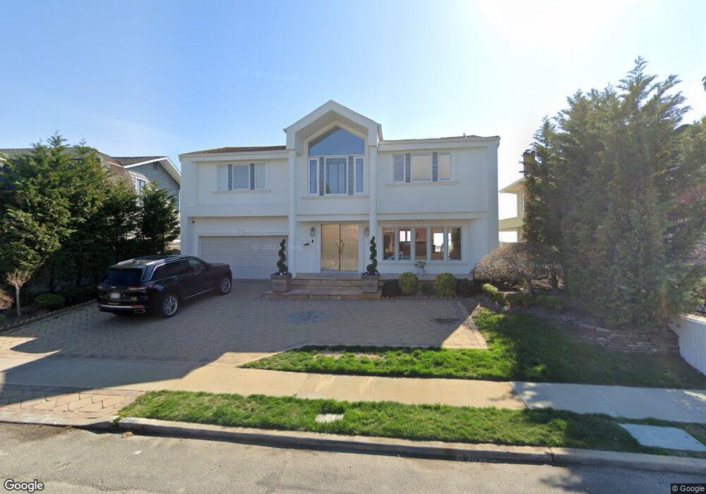 3451 E Bay Ct, Merrick, NY 11566 - photo 1