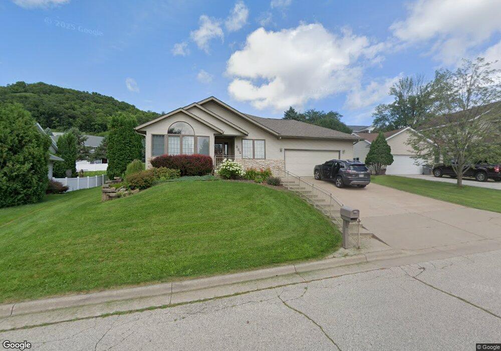 332 Regent Dr, La Crescent, MN 55947 - photo 1