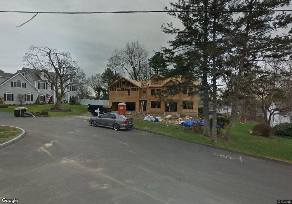 10 Robin Place, Old Greenwich, CT 06870 - photo 1