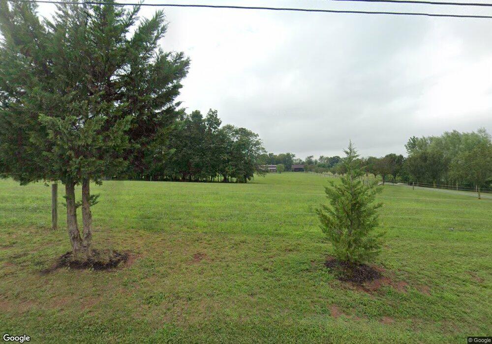 525 Hoffman Home Rd, Gettysburg, PA 17325 - photo 1