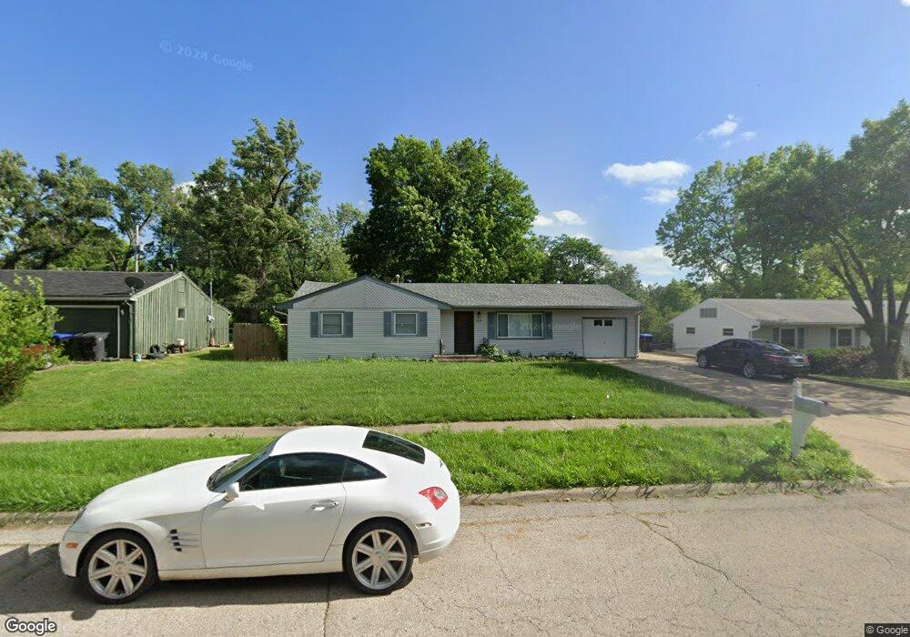 1219 SW 32nd St, Topeka, KS 66611 - photo 1