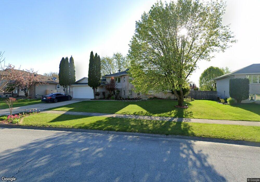 9061 Pineview Ln, Crown Point, IN 46307 - photo 1