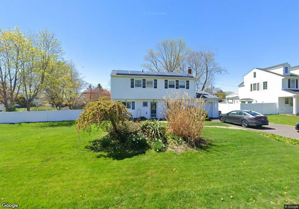 6 Dolly Dr, ComMacK, NY 11725 - photo 1