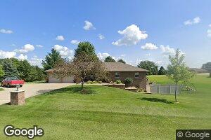 7483 Ridgewood Dr, Cascade, IA 52033