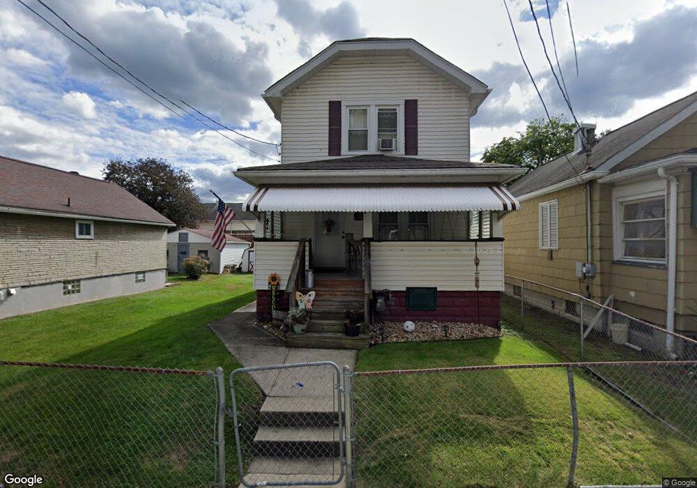 311 Quay St, Vandergrift, PA 15690 - photo 1