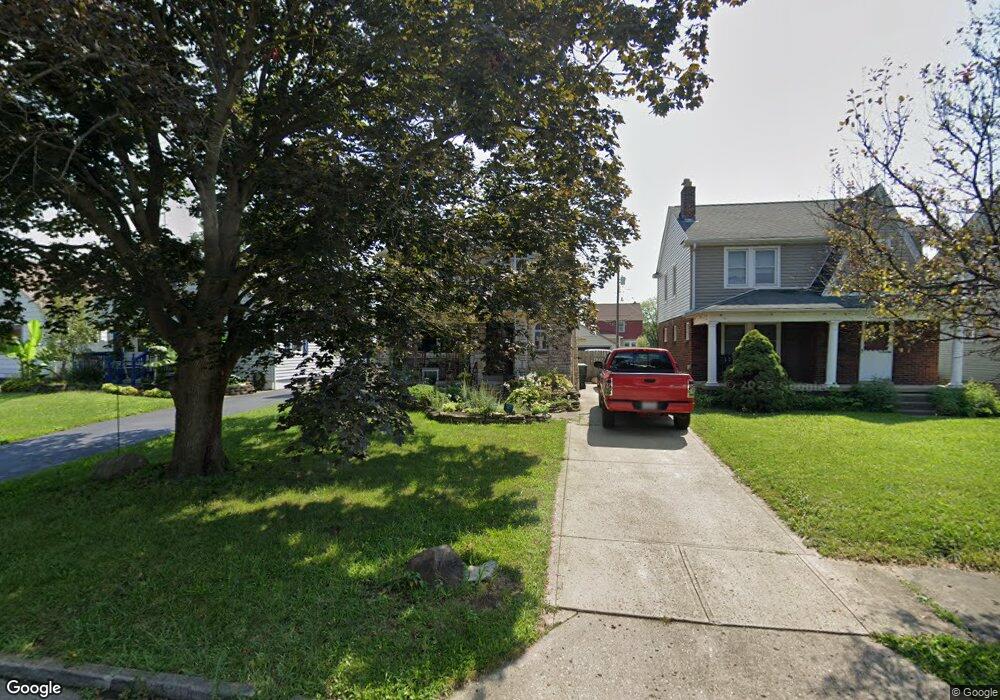 676 Chestershire Rd, Columbus, OH 43204 - photo 1