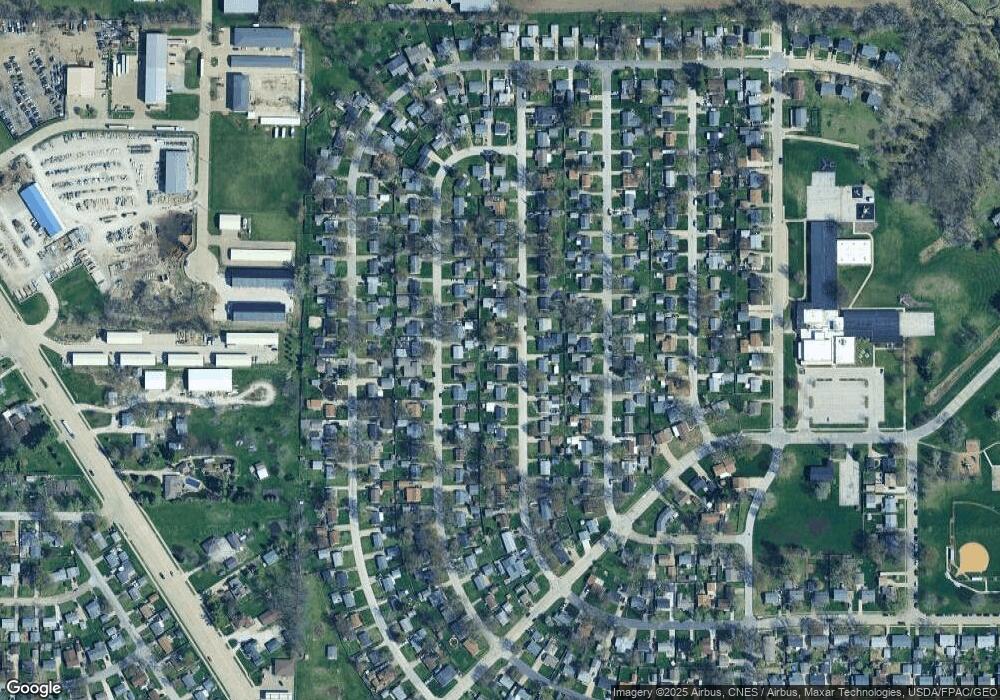 7214 Cedar St, Davenport, IA 52806 - photo 1