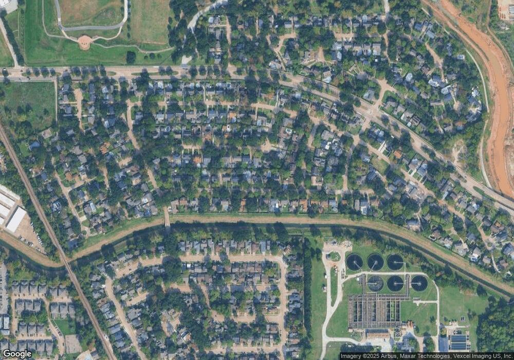 5018 Oak Shadows Dr, Houston, TX 77091 - photo 1