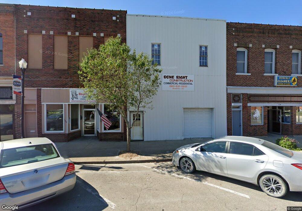 122 W Reed St, Moberly, MO 65270 - photo 1