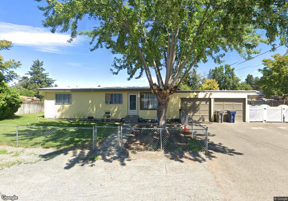 1243 3rd St NE, East Wenatchee, WA 98802 - photo 1