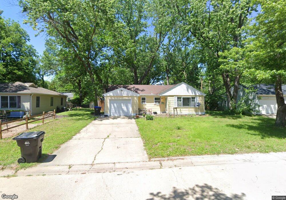 2420 SW 26th Dr, Topeka, KS 66611 - photo 1