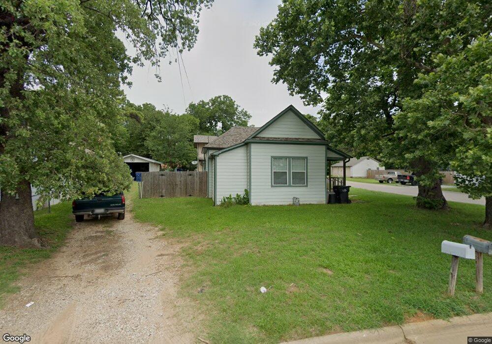 1001 W Bullock St, Denison, TX 75020 - photo 1