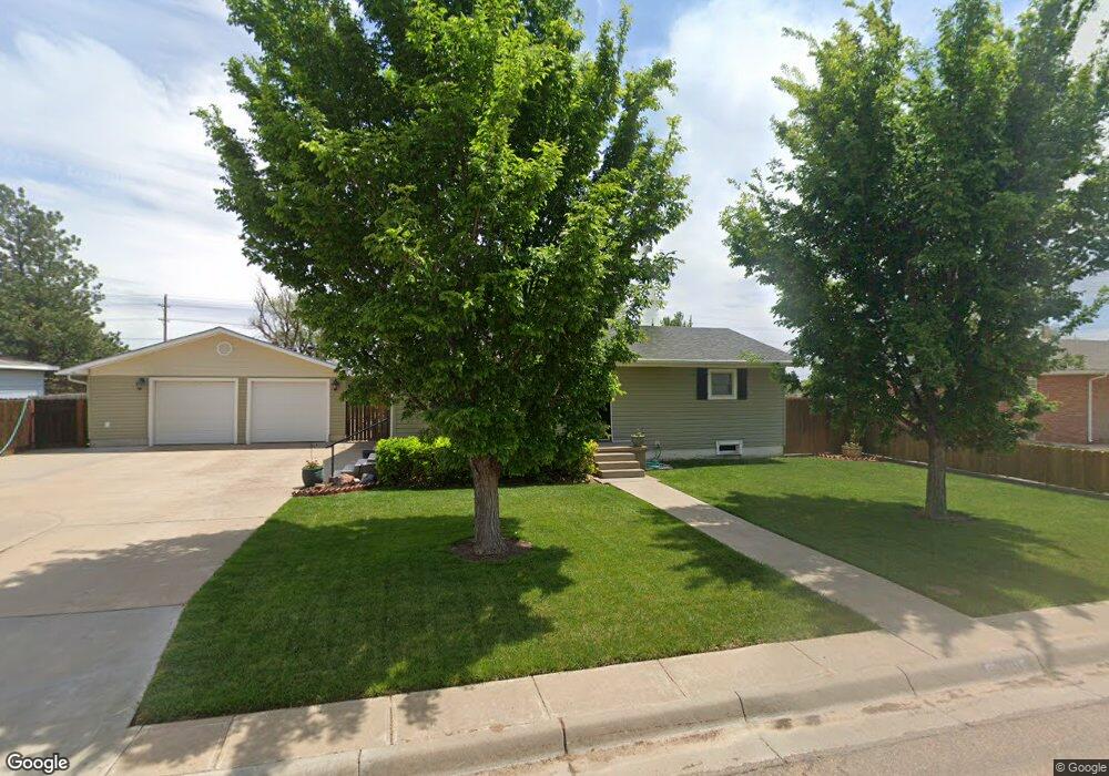 912 S Trindle St, Hugoton, KS 67951 - photo 1