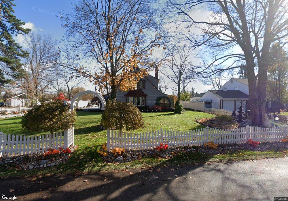 2211 E Libbie Dr, Lansing, MI 48917 - photo 1