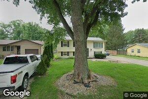 1411 Aztec Dr, Champaign, IL 61821