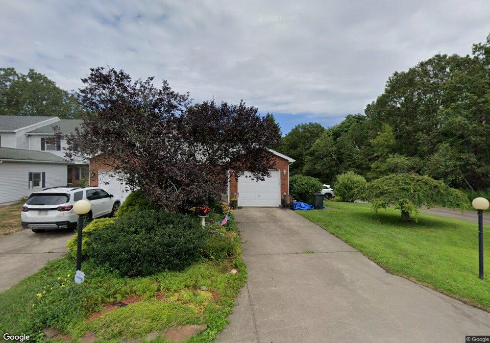 421 N Butler Terrace Dr, Hazleton, PA 18202 - photo 1