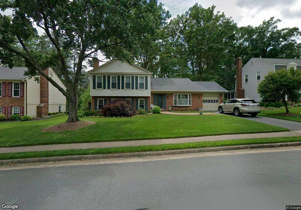 10815 Rippon Lodge Dr, Fairfax, VA 22032 - photo 1