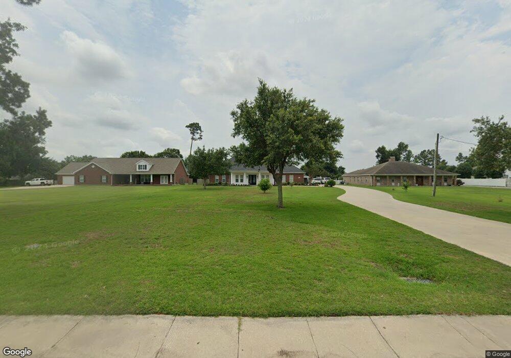 2207 W Sale Rd, Lake Charles, LA 70605 - photo 1