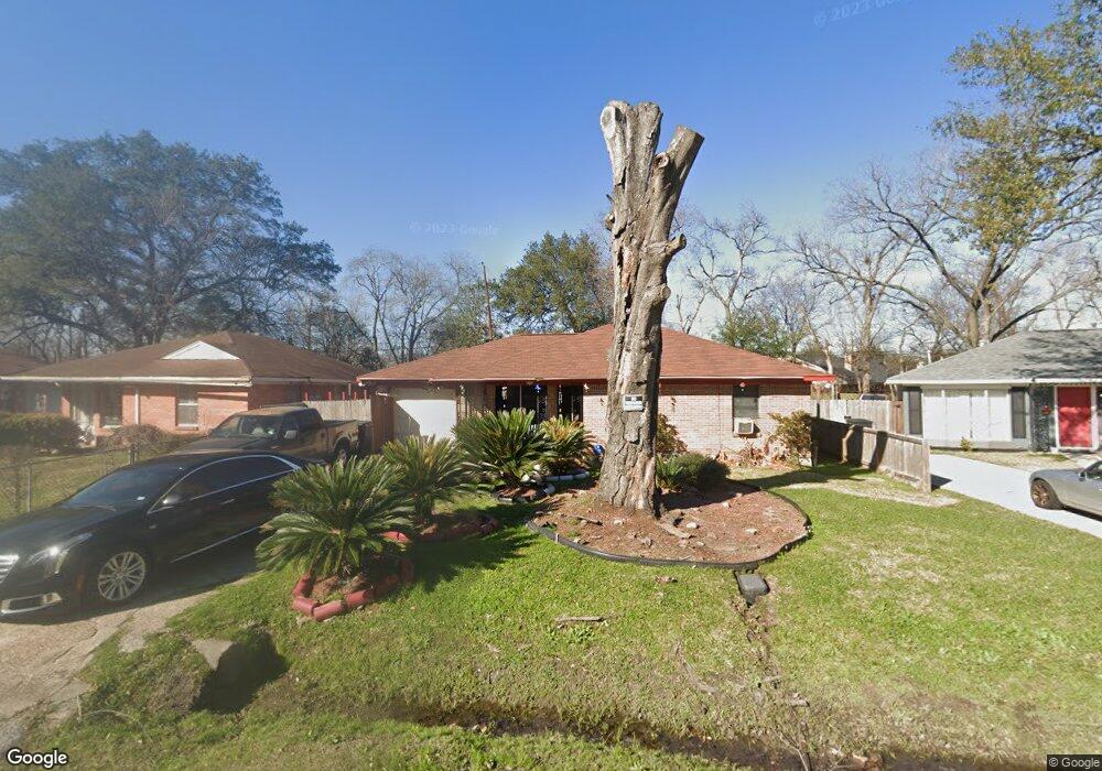 823 E 43rd St, Houston, TX 77022 - photo 1
