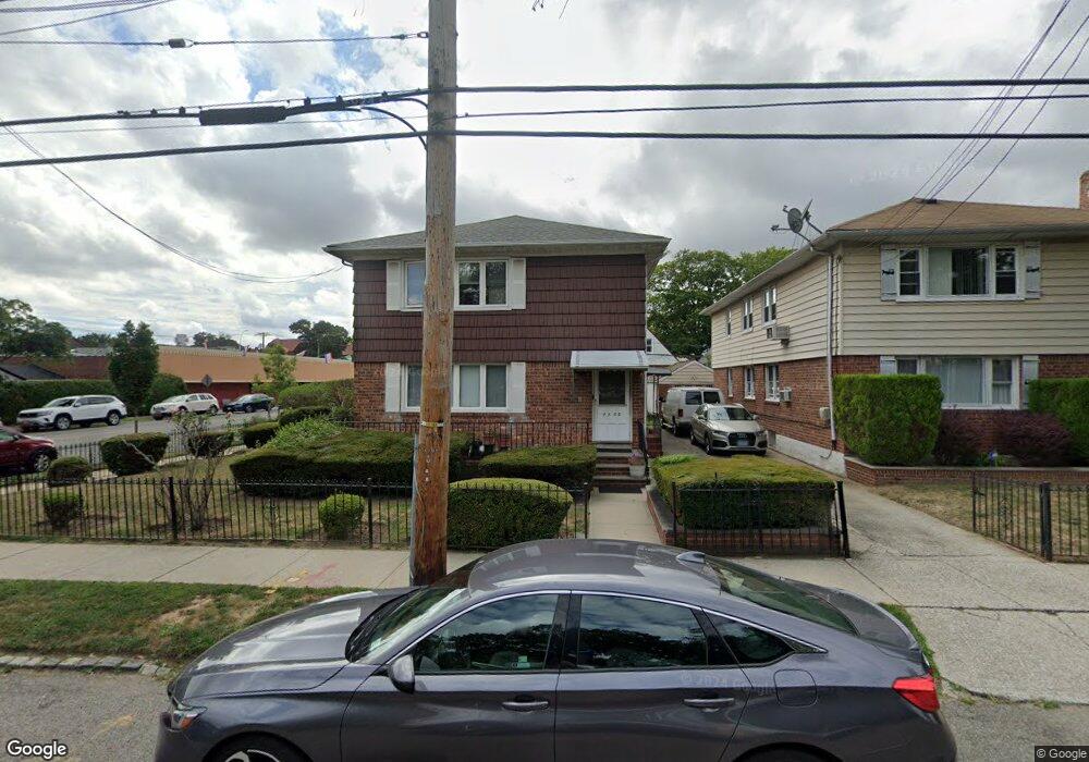 4568 189th St, Flushing, NY 11358 - photo 1