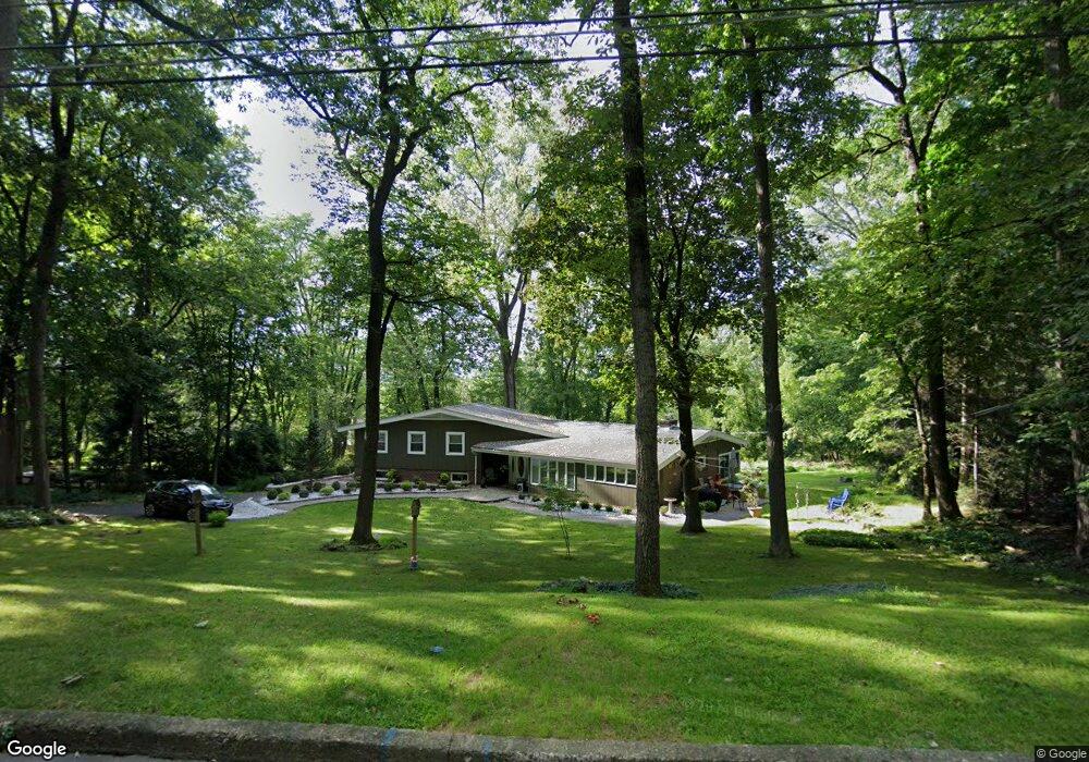 414 Oak Tree Ln, Easton, PA 18040 - photo 1