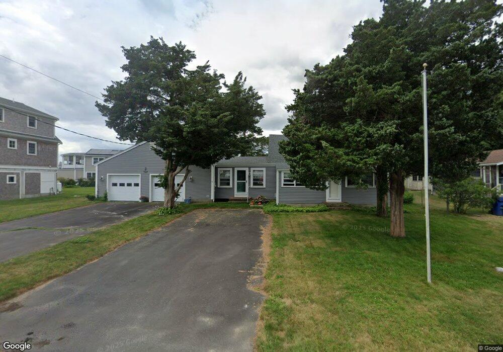 39 Shore Dr, Mattapoisett, MA 02739 - photo 1