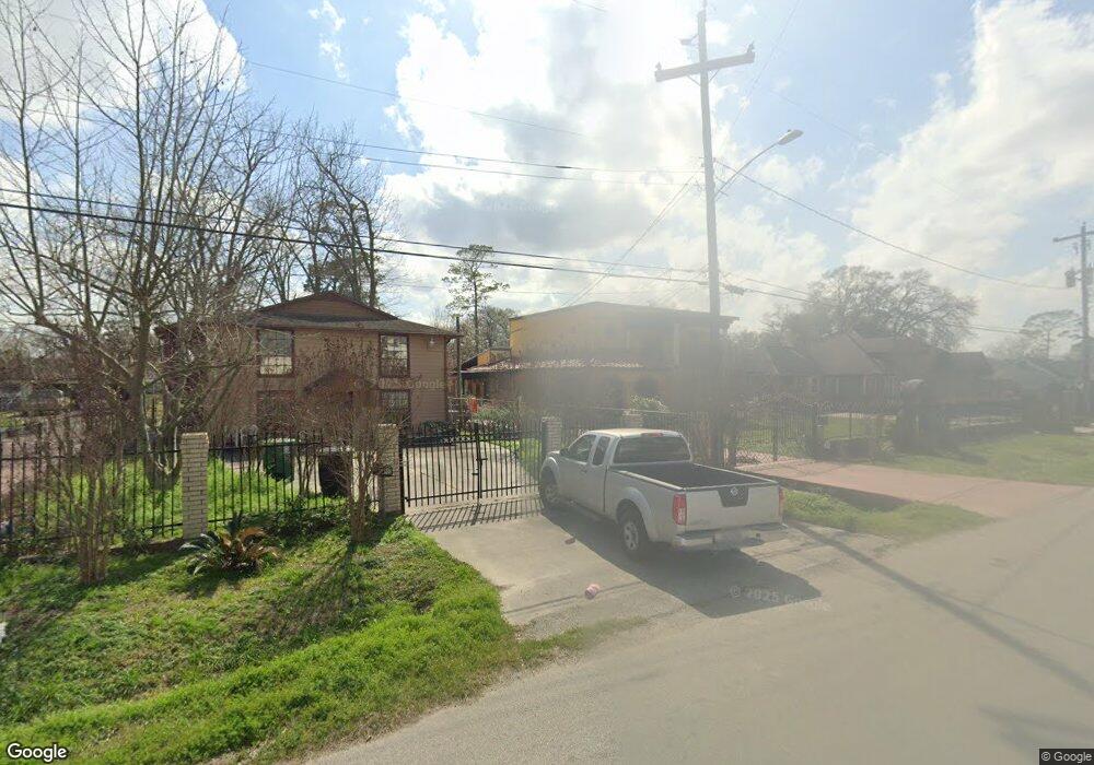 918 Firnat St, Houston, TX 77022 - photo 1
