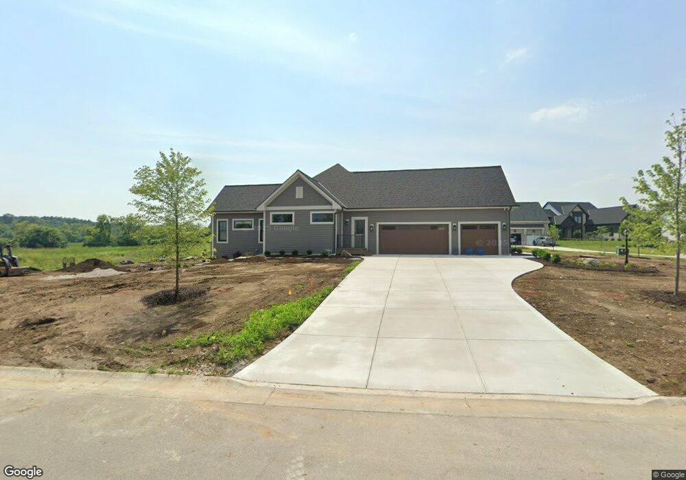 W238N4201 Farm Field Cir, Pewaukee, WI 53072 - photo 1