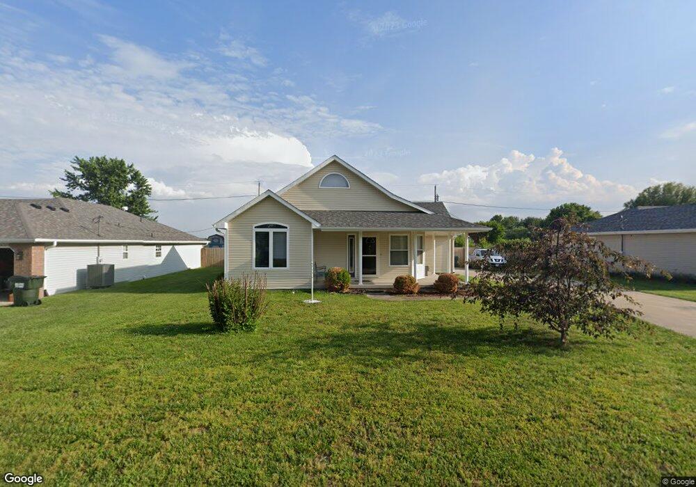 810 W Pearl St, Bolivar, MO 65613 - photo 1