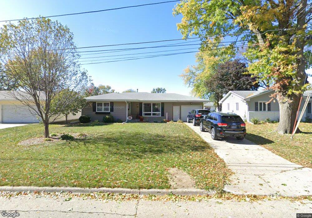 207 E 20th St N, Newton, IA 50208 - photo 1