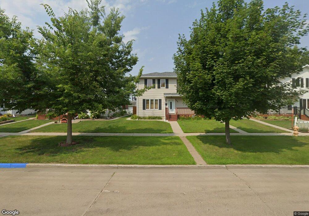 1208 S 12th St, Grand Forks, ND 58201 - photo 1