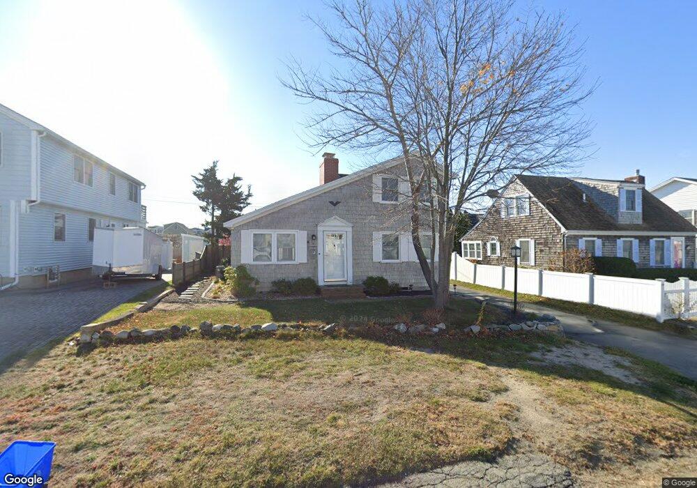 10 Nashua St, Seabrook, NH 03874 - photo 1