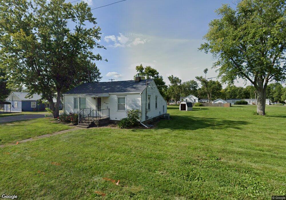 802 E Newkirk St, Tuscola, IL 61953 - photo 1