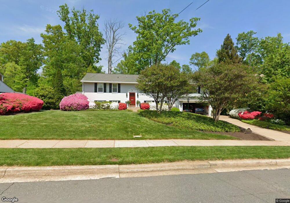 4308 Willow Woods Dr, Annandale, VA 22003 - photo 1