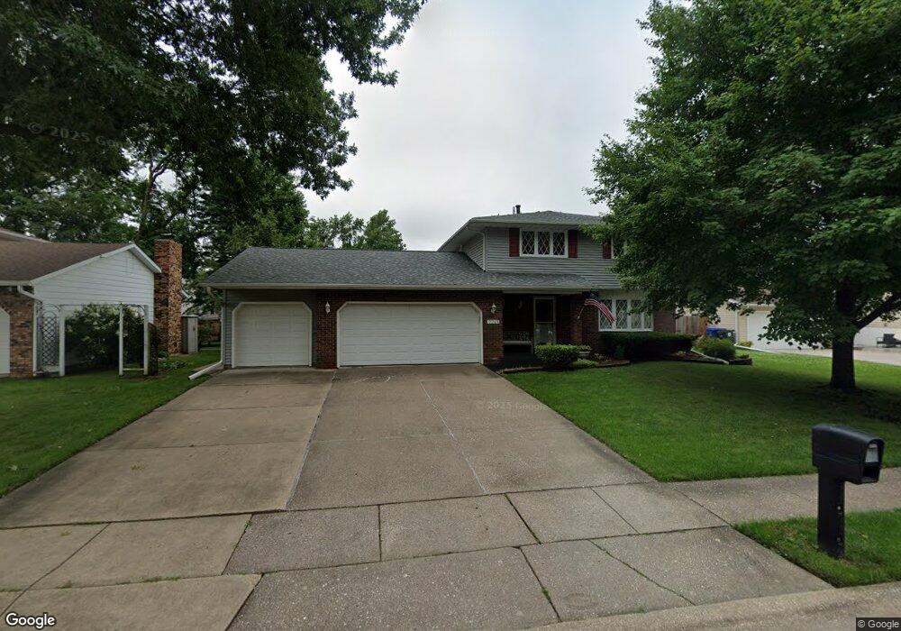 2215 W 31st St, Davenport, IA 52804 - photo 1