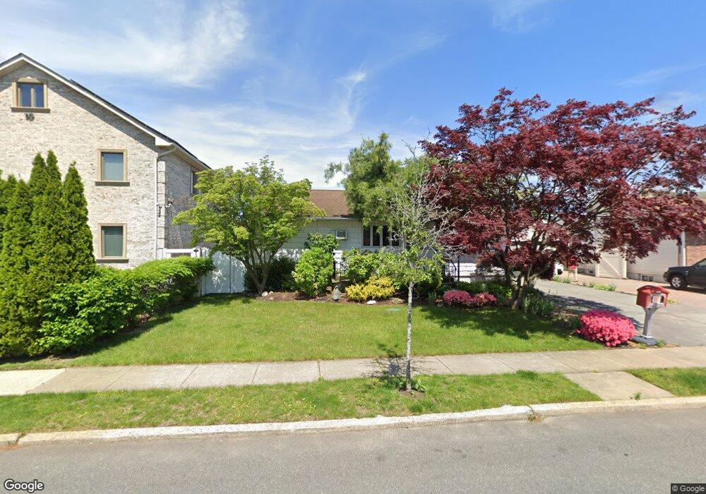 587 Hardy St, Franklin Square, NY 11010 - photo 1