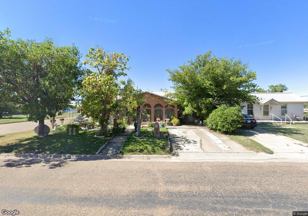 1024 S Klein Ave, Dumas, TX 79029 - photo 1