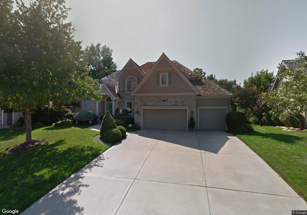 7408 Oakview St, Shawnee, KS 66216 - photo 1