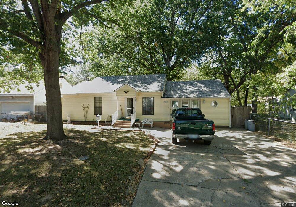 310 N Hogan St, Pryor, OK 74361 - photo 1