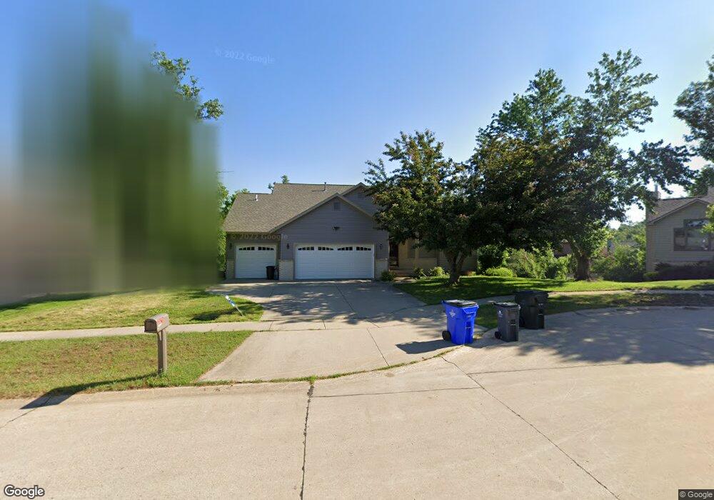 2608 Lancelot Ln NW, Cedar Rapids, IA 52405 - photo 1