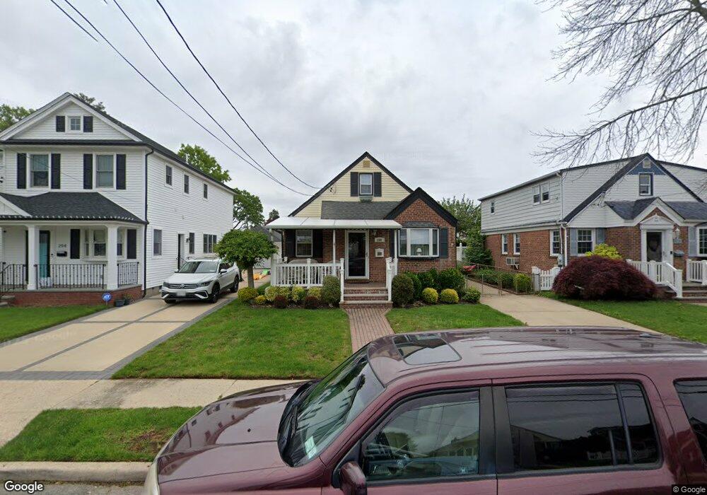 290 Kensington Rd S, Garden City, NY 11530 - photo 1