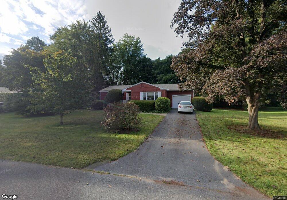 98 Tracy Cir, Amherst, MA 01002 - photo 1