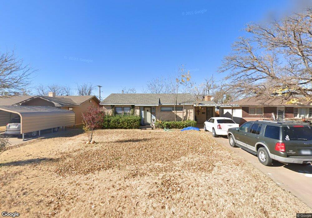 103 Juanita St, Plainview, TX 79072 - photo 1