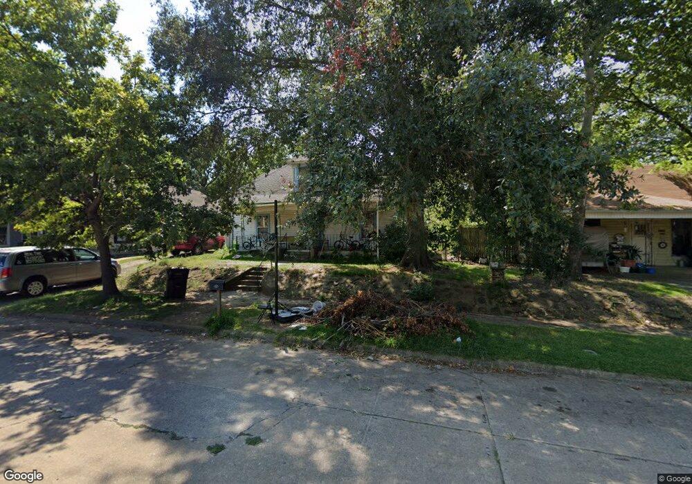 910 W Day St, Denison, TX 75020 - photo 1