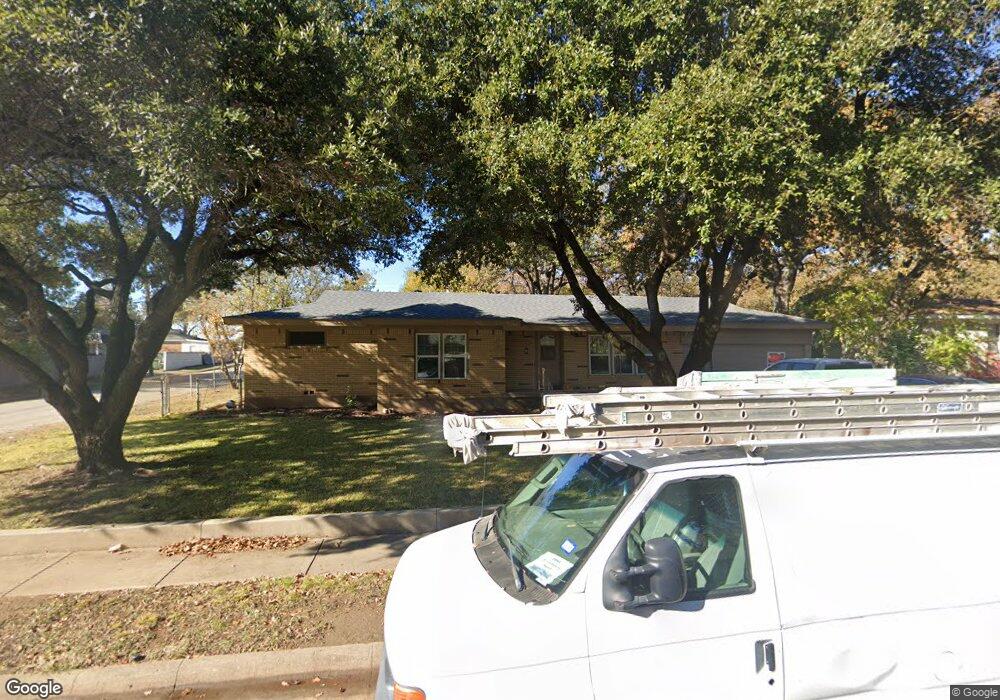 901 Glenda Dr, Bedford, TX 76022 - photo 1