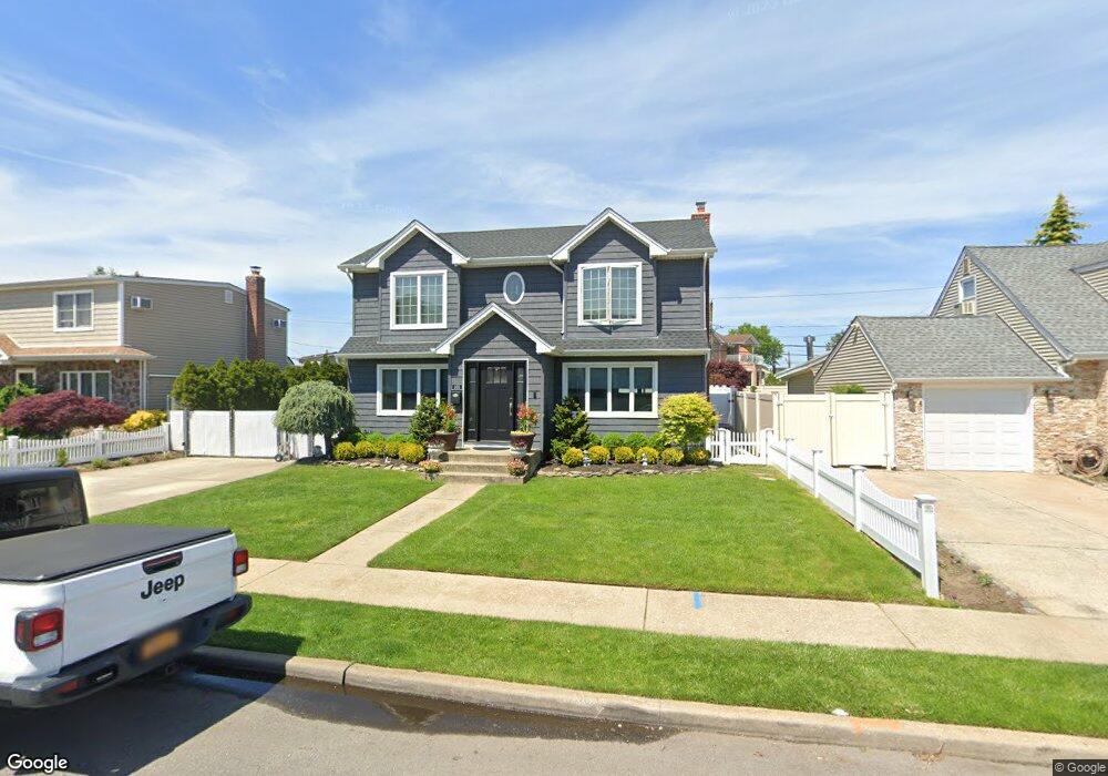 686 Adonia St, Franklin Square, NY 11010 - photo 1