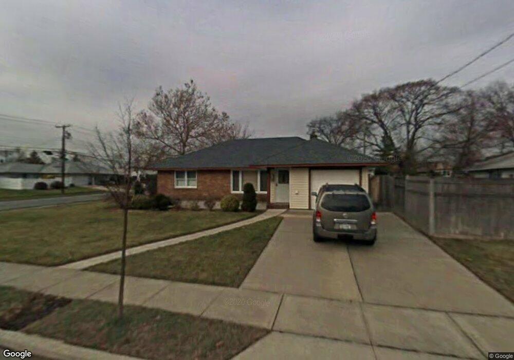 511 Surrey Place, Oceanside, NY 11572 - photo 1