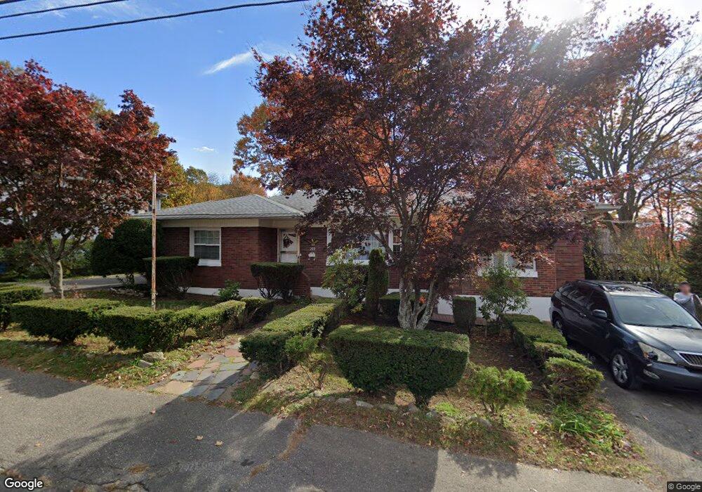 272 Wall St, Waterbury, CT 06704 - photo 1